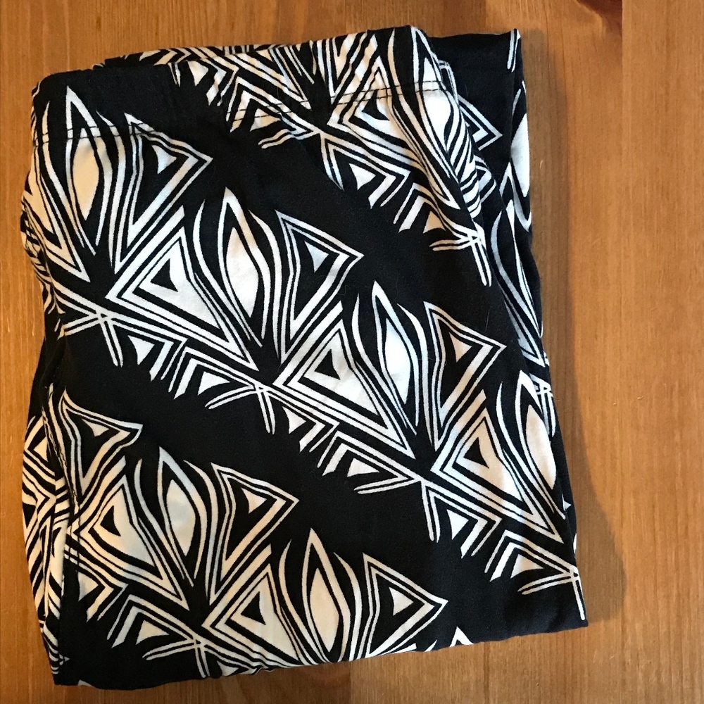 A & D leggings tribal print